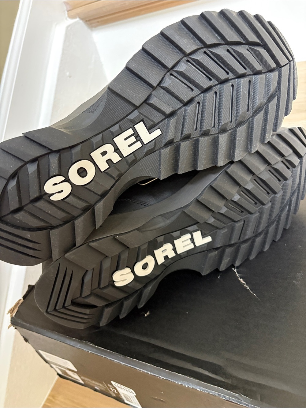 NWT/NIB Men’s Sorel Brown and Black Insulated Lace-Up Winter Boots - Picture 5 of 7